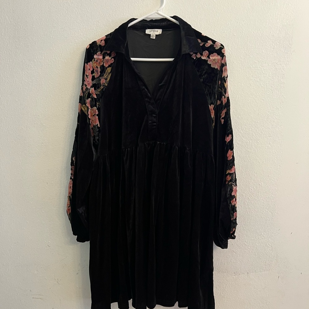 Black Velvet Floral Long Sleeve Maternity Dress